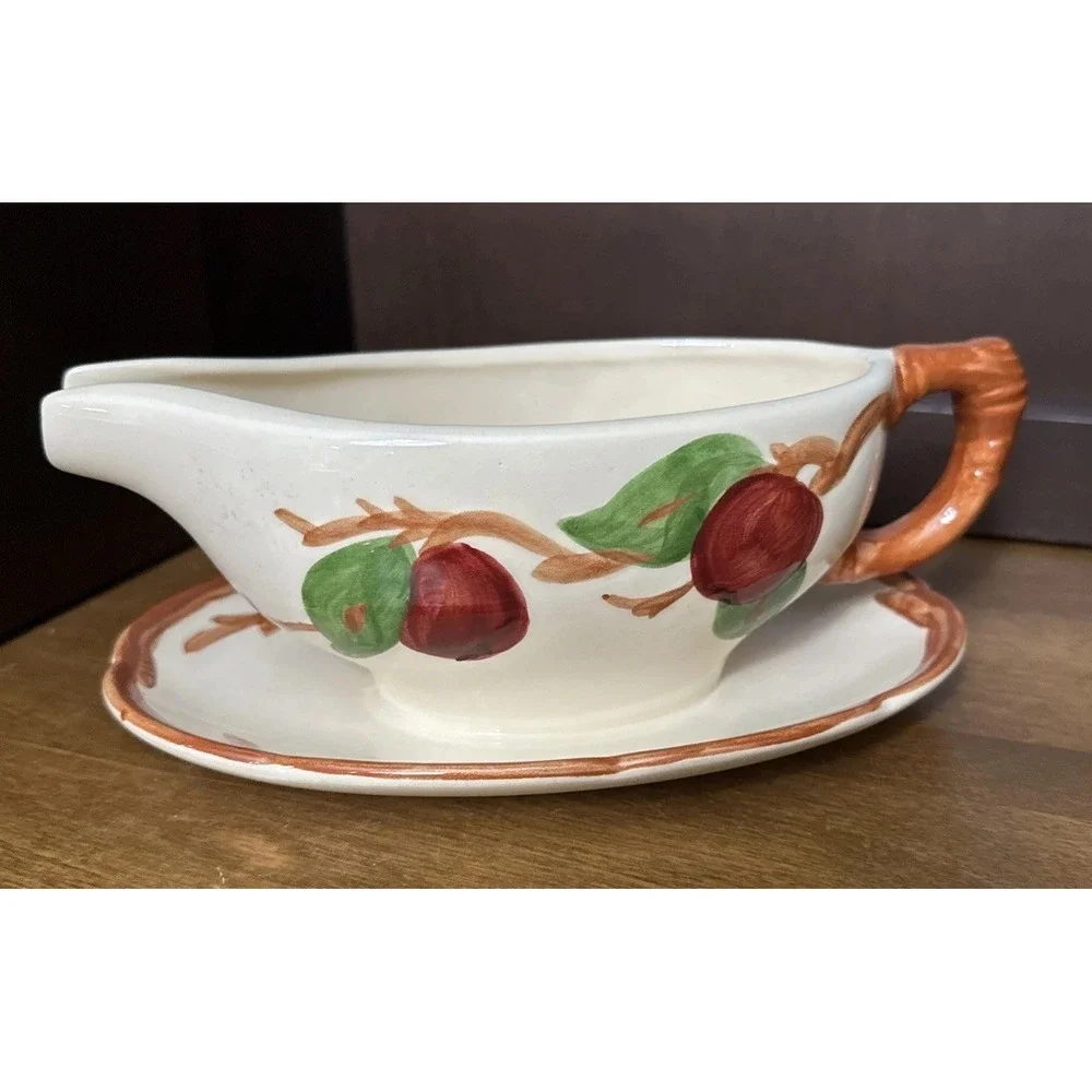 Franciscan Apple Gravy Boat with Underplate 8 1/2